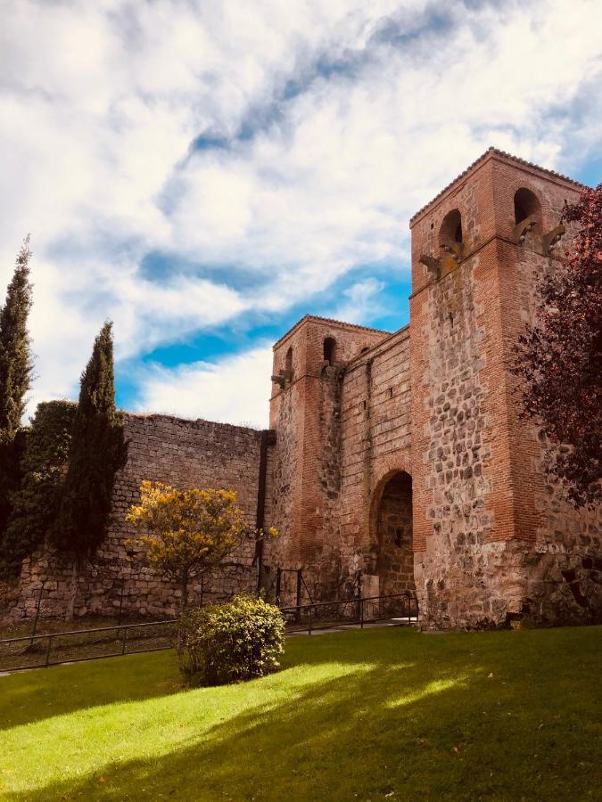 El Capricho Del Arco_Apartamentos Burgos Catedral מראה חיצוני תמונה